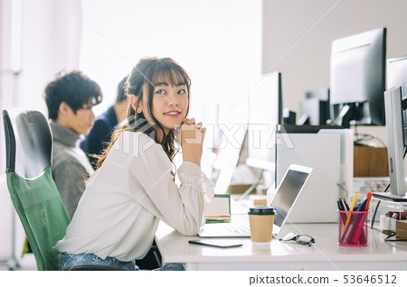 Creative office business woman Creative office business woman 53646512