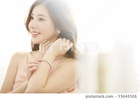 Women beauty 53648308