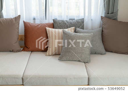 modern living room 53649052