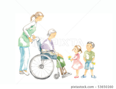 坐在輪椅,照顧和孩子的祖母 坐在輪椅,照顧和孩子的祖母 53650160