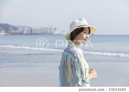女人海陽光 53653089