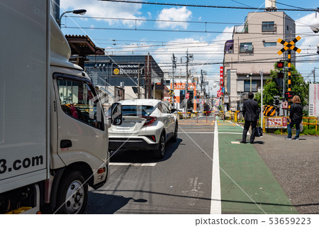 Crossing without opening 53659223