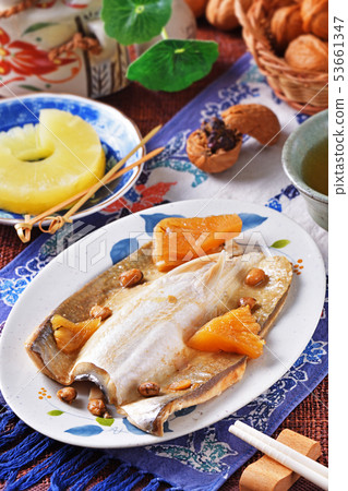 Braised milkfish belly in soy sauce 53661347