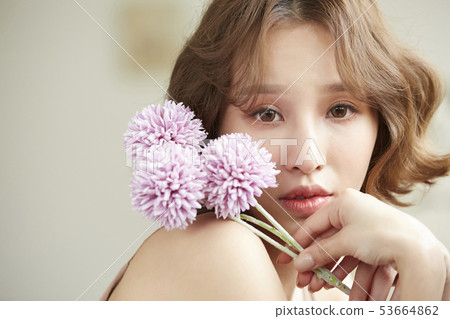 Women beauty 53664862