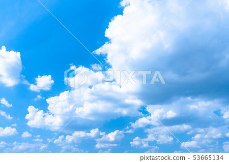 初夏的天空/藍天白雲 53665134