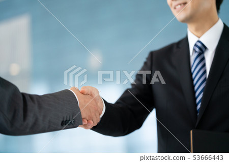握手商人企業身體局部 握手商人企業身體局部 53666443