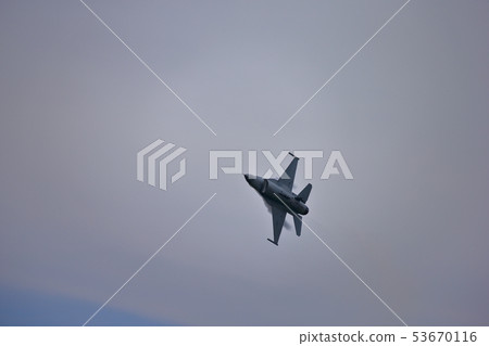 低空飛行 雜技 特技飛行 53670116