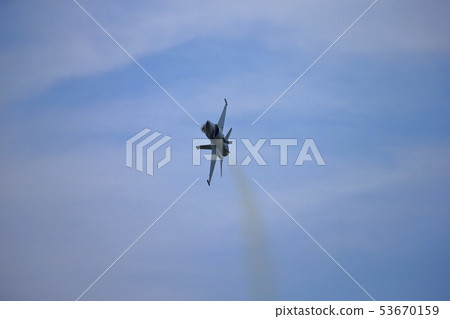 低空飛行 雜技 特技飛行 53670159