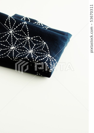 Sashiko靛藍染色布[白色背景] 53670311