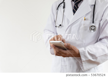 醫生用智能手機搜索 53670524