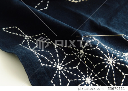 Sashiko on indigo-dyed cloth [Sashiko needle] 53670531