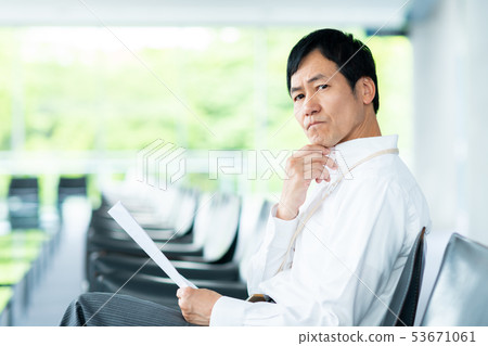 Businessman Businessman 53671061