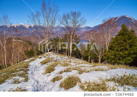 從Mt.山脈的山路向北看 從Mt.山脈的山路向北看 53674488