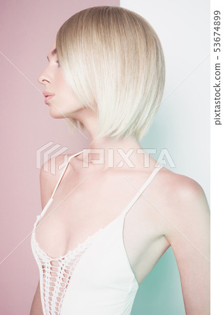 Beautiful sexy blonde with professional classic Beautiful sexy blonde with professional classic 53674899
