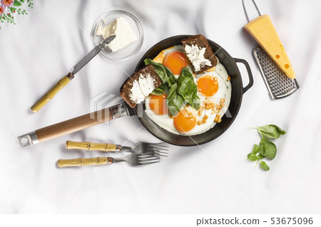 ,cast iron,stainless s,teel,iron 53675096