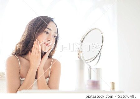 Women beauty 53676493