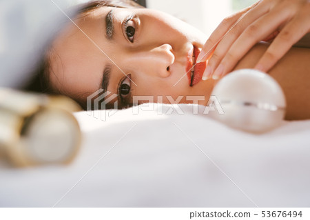 Women beauty 53676494