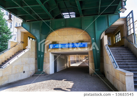 U-Bahn and S-Bahn rapid transit station 53683545