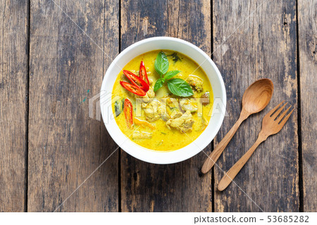 Top View Thai food, green curry chicken 53685282