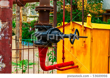 Gas distribution unit mounted outside the household Gas distribution unit mounted outside the household 53689998