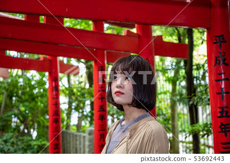一個女人旅行Akatorii津市城堡廢墟高山神社 一個女人旅行Akatorii津市城堡廢墟高山神社 53692443