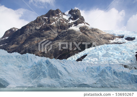 Spagatzini Glacier 53693267