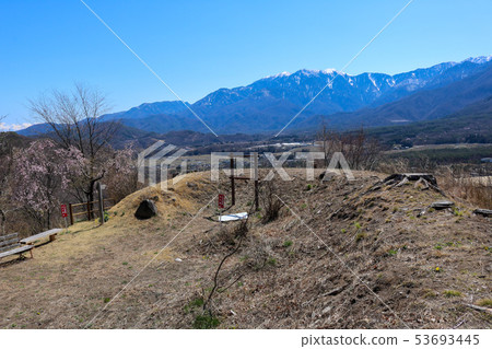 ■島的盡頭的廢墟■寺廟的尖端■櫻花■山梨縣小笠原市■Takeda Nobutora ■島的盡頭的廢墟■寺廟的尖端■櫻花■山梨縣小笠原市■Takeda Nobutora 53693445