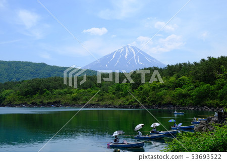 釣魚者喜歡水墨畫和富士山 釣魚者喜歡水墨畫和富士山 53693522