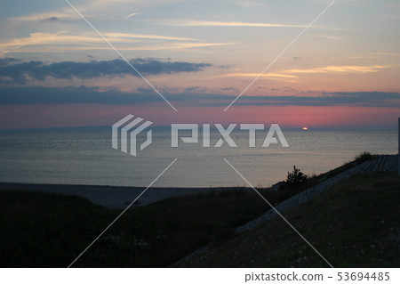 Sunset in Toyama Bay From Toyama Prefecture Irizen Fishing Port in June Sunset in Toyama Bay From Toyama Prefecture Irizen Fishing Port in June 53694485