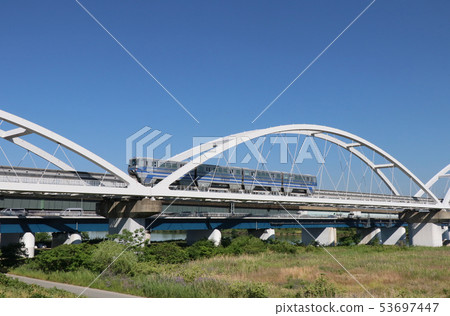Osaka monorail crossing the Yodogawa 53697447