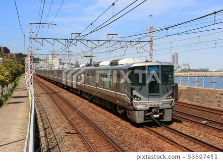 225系列新在蘇馬海岸快速奔跑 53697451
