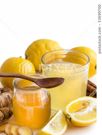 Honey, lemon and ginger tonic Honey, lemon and ginger tonic 53699700