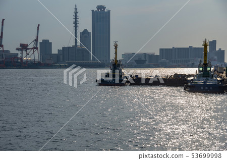 A view of the south port with a view of the Osaka South Port and the Osaka Prefecture Sakisu Office Building A view of the south port with a view of the Osaka South Port and the Osaka Prefecture Sakisu Office Building 53699998