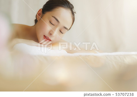 Woman Este Resort 53707238