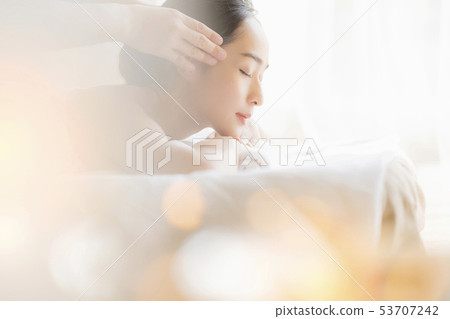 Woman Este Resort Woman Este Resort 53707242