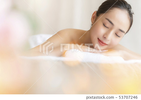 Woman Este Resort Woman Este Resort 53707246