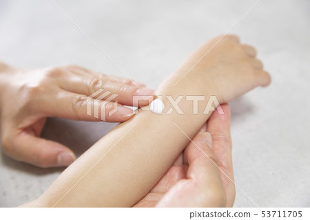 Child's skin care 53711705