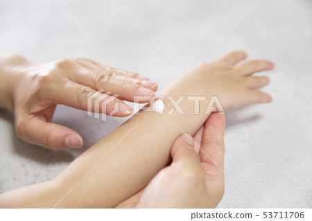 Child's skin care 53711706