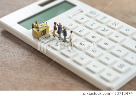 Miniature people Pay queue Annual income (TAX) for 53713474