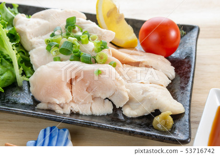 雞里脊肉生魚片 53716742