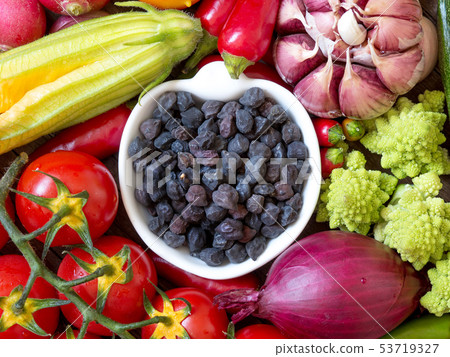 Black chickpea with vegetables Black chickpea with vegetables 53719327