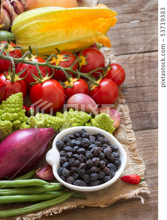 Black chickpea with vegetables Black chickpea with vegetables 53719383