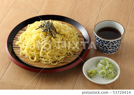 Bamboo grass 53720414