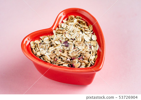 Functional muesli with toasted wheat flakes 53726904