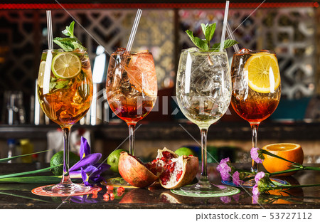 cocktails in the bar 53727112