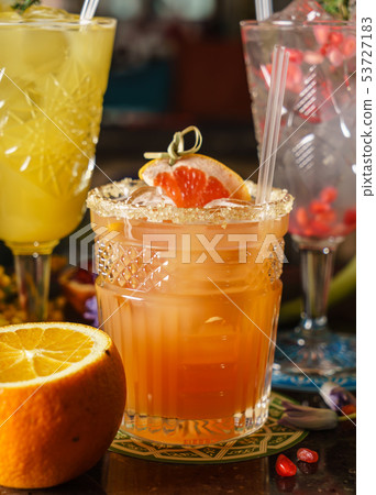 cocktails in the bar 53727183