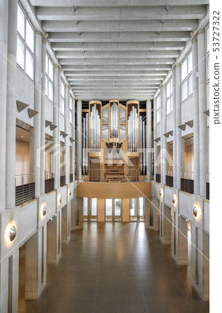 Concert hall and pipe organ 53727322