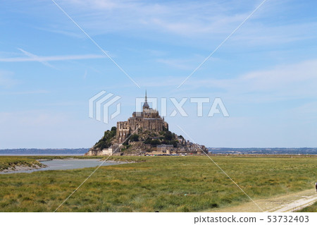 聖米歇爾山的藍天[2010] 53732403