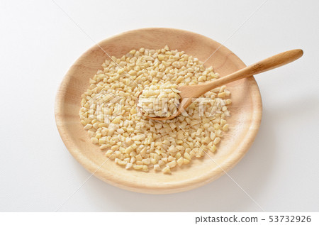 Almond dice 53732926