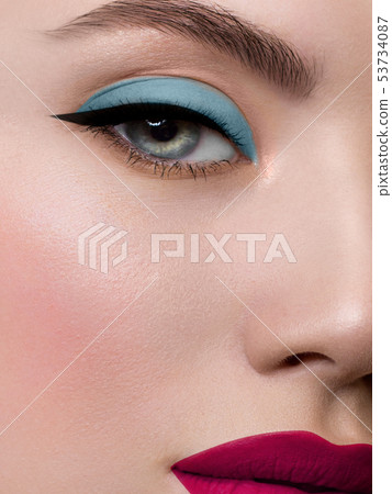 Half a beauty portrait with beautiful fashionable 53734087